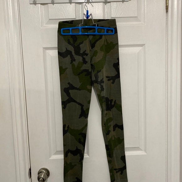 Brandy Melville army Leggings - Picture 2 of 5